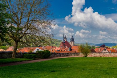 Schmalkalden 'in güzel şehri Thüringen, Almanya' da bahar yürüyüşü