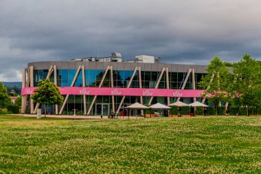 Schmalkalden 'in güzel parklarında yaz akşamı yürüyüşü