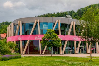 Schmalkalden 'in güzel parklarında yaz akşamı yürüyüşü