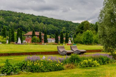 Schmalkalden 'in güzel parklarında yaz akşamı yürüyüşü