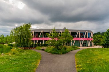Schmalkalden 'in güzel parklarında yaz akşamı yürüyüşü