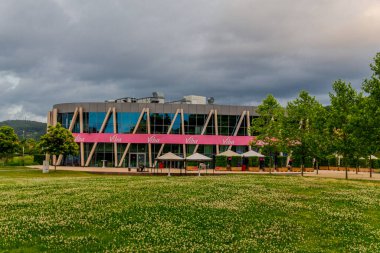 Schmalkalden 'in güzel parklarında yaz akşamı yürüyüşü