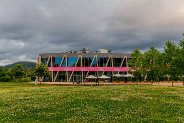Schmalkalden 'in güzel parklarında yaz akşamı yürüyüşü