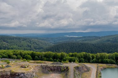 Thüringen 'in güzel doğasında yaz yürüyüşü