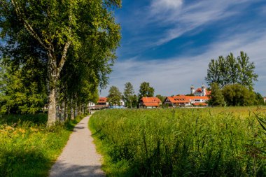 Tatil Bavyera 'daki güzel Kochel Gölü' nün etrafında