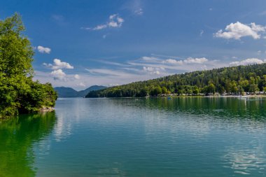 Tatil Bavyera 'daki güzel Walchen Gölü' nü hissetmek