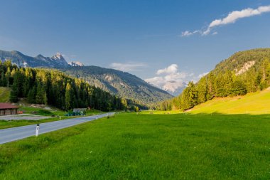 Tirol 'deki güzel Leutasch Vadisi' nde Tatil Hissediyor