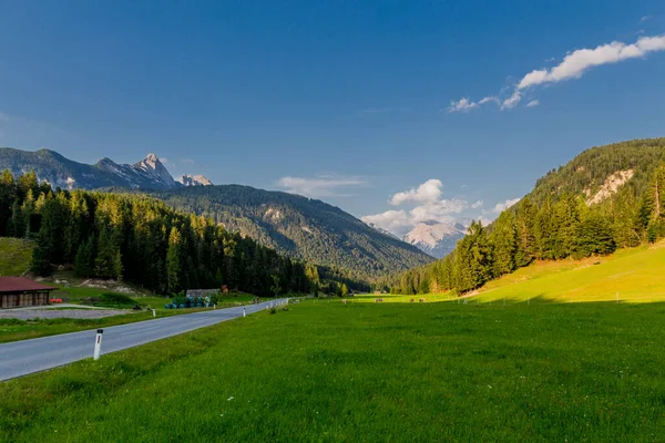 Vacaciones Sentirse Alrededor Del Hermoso Valle Leutasch Tirol —  Fotos de Stock
