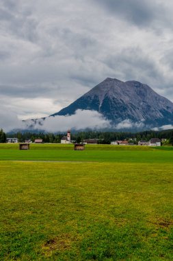 Tirol 'deki güzel Leutasch Vadisi' nde Tatil Hissediyor