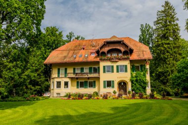 Garmisch-Partenkirchen yakınlarındaki güzel Zugspitz Vadisi 'nin etrafında Tatil Hissediyorum 