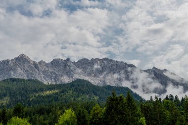 Garmisch-Partenkirchen yakınlarındaki güzel Zugspitz Vadisi 'nin etrafında Tatil Hissediyorum 
