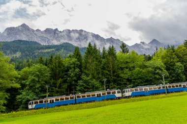 Garmisch-Partenkirchen yakınlarındaki güzel Zugspitz Vadisi 'nin etrafında Tatil Hissediyorum 