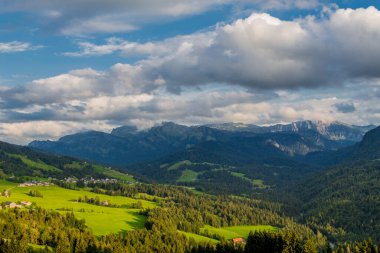 Avusturya 'nın dağlık bölgesinde güzel bir keşif gezisi.. 