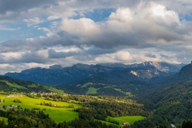 Avusturya 'nın dağlık bölgesinde güzel bir keşif gezisi.. 