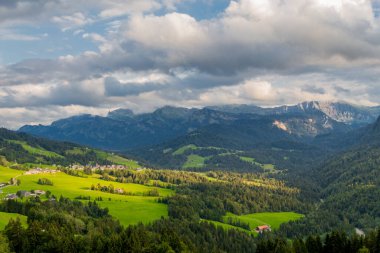Avusturya 'nın dağlık bölgesinde güzel bir keşif gezisi.. 