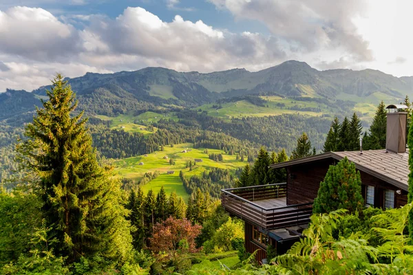 Piękna Wycieczka Poznawcza Przez Alpejski Kraj Austrii — Zdjęcie stockowe