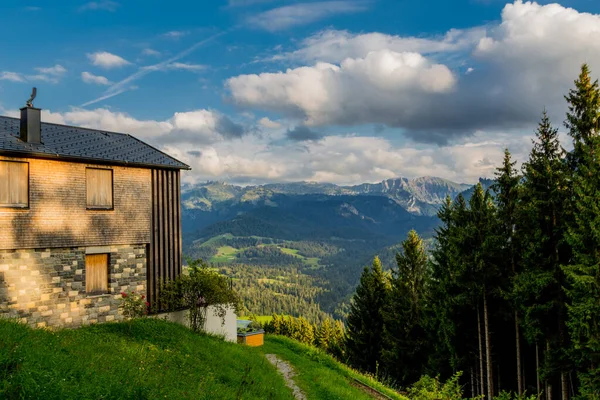 Piękna Wycieczka Poznawcza Przez Alpejski Kraj Austrii — Zdjęcie stockowe