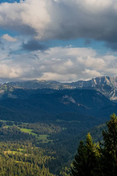 オーストリアの高山地帯を巡る美しい探検ツアー — ストック写真