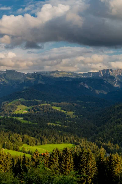 オーストリアの高山地帯を巡る美しい探検ツアー — ストック写真