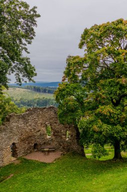 Bad Liebenstein 'ın güzel parklarında yaz sonu yürüyüşü