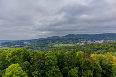 Bad Liebenstein 'ın güzel parklarında yaz sonu yürüyüşü