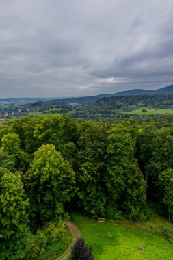 Bad Liebenstein 'ın güzel parklarında yaz sonu yürüyüşü