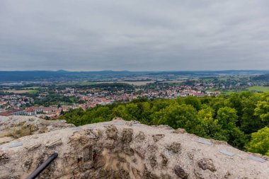 Bad Liebenstein 'ın güzel parklarında yaz sonu yürüyüşü