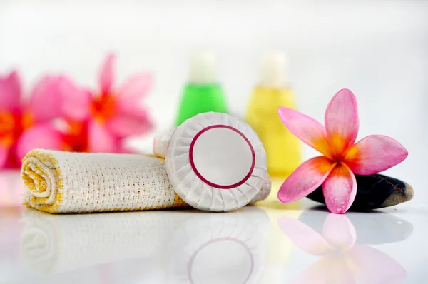 Plumeria çiçek tuvalet malzemeleri mevcuttur