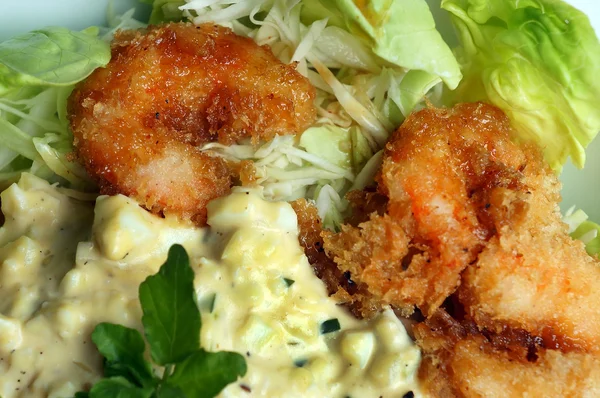 Ekmekli patlamış mısır karides Close-Up