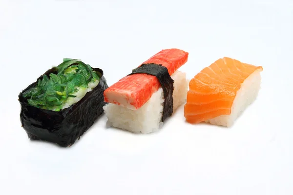 Üç lezzetli suşi