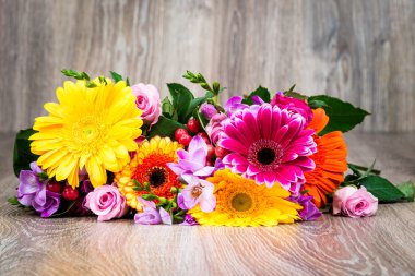 Karışık güzel çiçekler