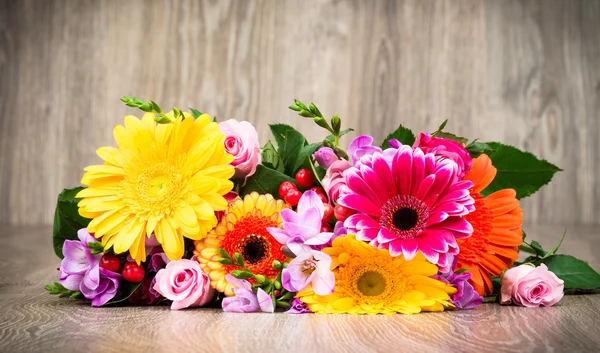 Schöne Blumen gemischt — Stockfoto