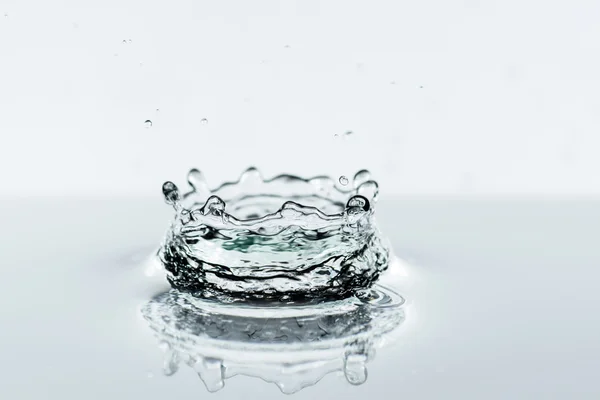 Acqua pura spruzzata — Foto Stock