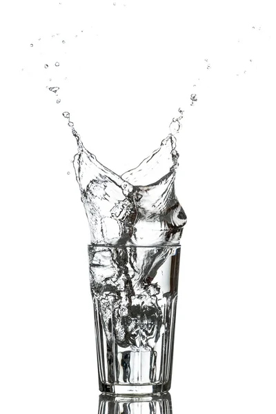 Ποτήρι νερό με παγάκια — Φωτογραφία Αρχείου