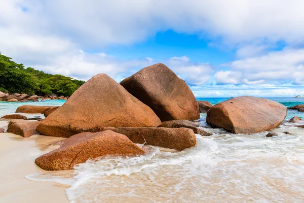 Granite rocks on beach — Stock Photo, Image