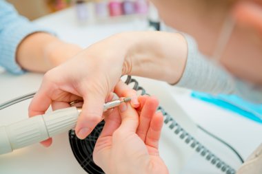 süreç içinde manikür