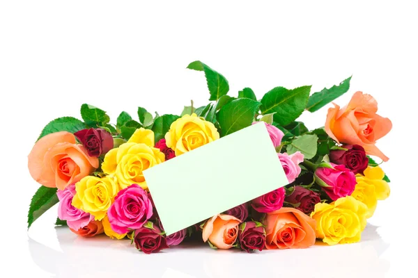 Τριαντάφυλλα και ευχετήρια κάρτα — Φωτογραφία Αρχείου