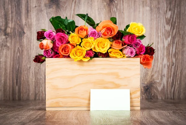 Roses and greeting card — Stock Photo, Image