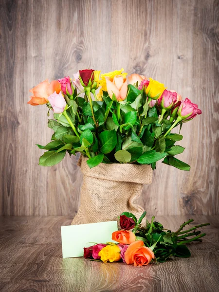 Schöne Tulpen im Sack — Stockfoto