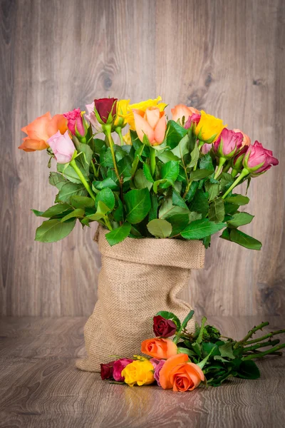 Strauß frischer Rosen — Stockfoto