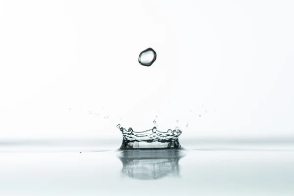 透明な水のスプラッシュ — ストック写真