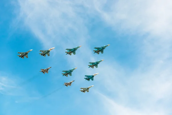 Авиашоу на параде Победы в Москве — стоковое фото