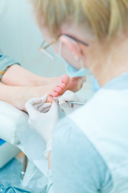 Pedikür sürecinde yakın çekim