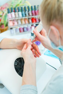 Manikür sürecinde yakın çekim