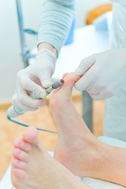 Pedikür sürecinde yakın çekim