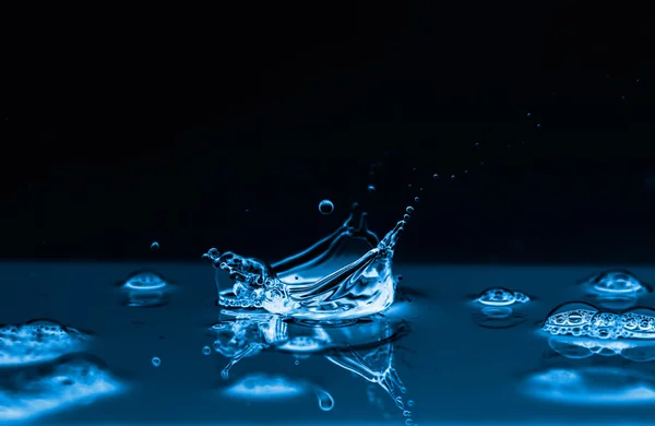 Wasser spritzt im Hintergrund — Stockfoto