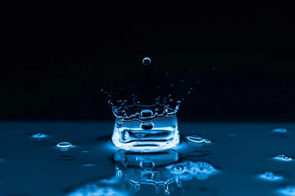 Wasser spritzt im Hintergrund — Stockfoto