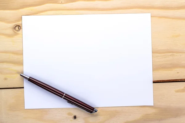 Kalem ile beyaz sayfa Telifsiz Stok Imajlar