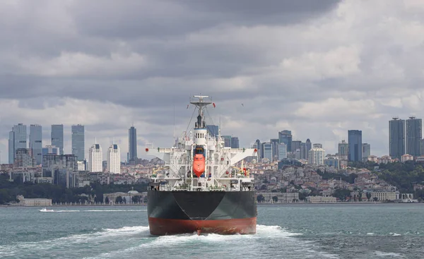 Commercial Cargo Ship Passing Bosphorus Istanbul — Stock Photo, Image