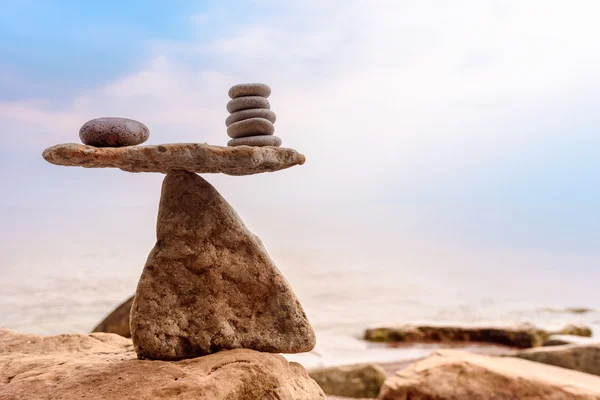 Perfetto equilibrio di pietre — Foto Stock